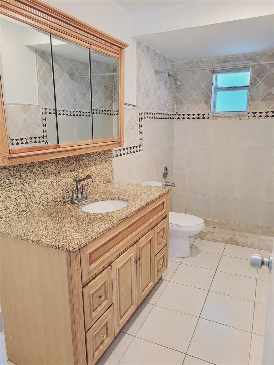 THE BEACH CLUB FONTAINEBL - Residential