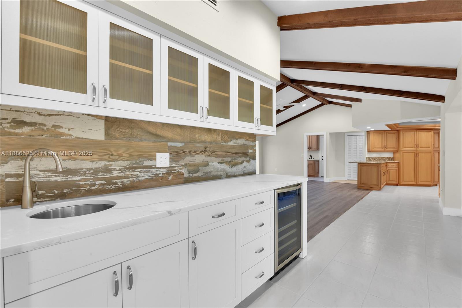 PALM RIVER ESTATES - Residential