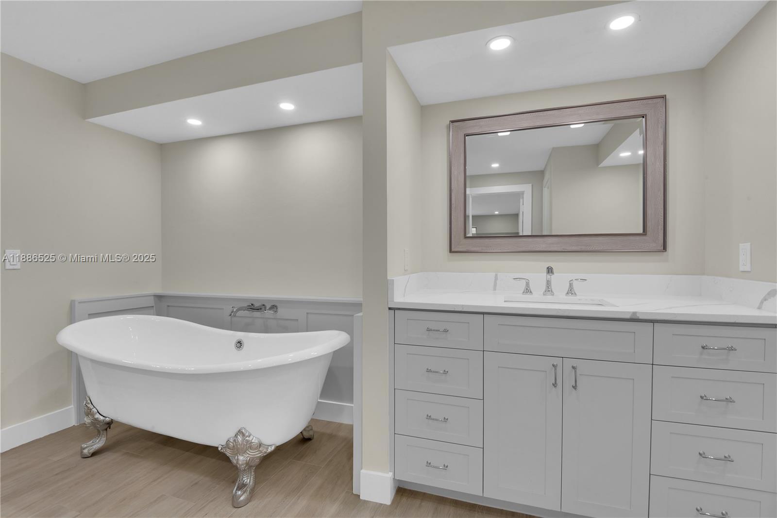 PALM RIVER ESTATES - Residential