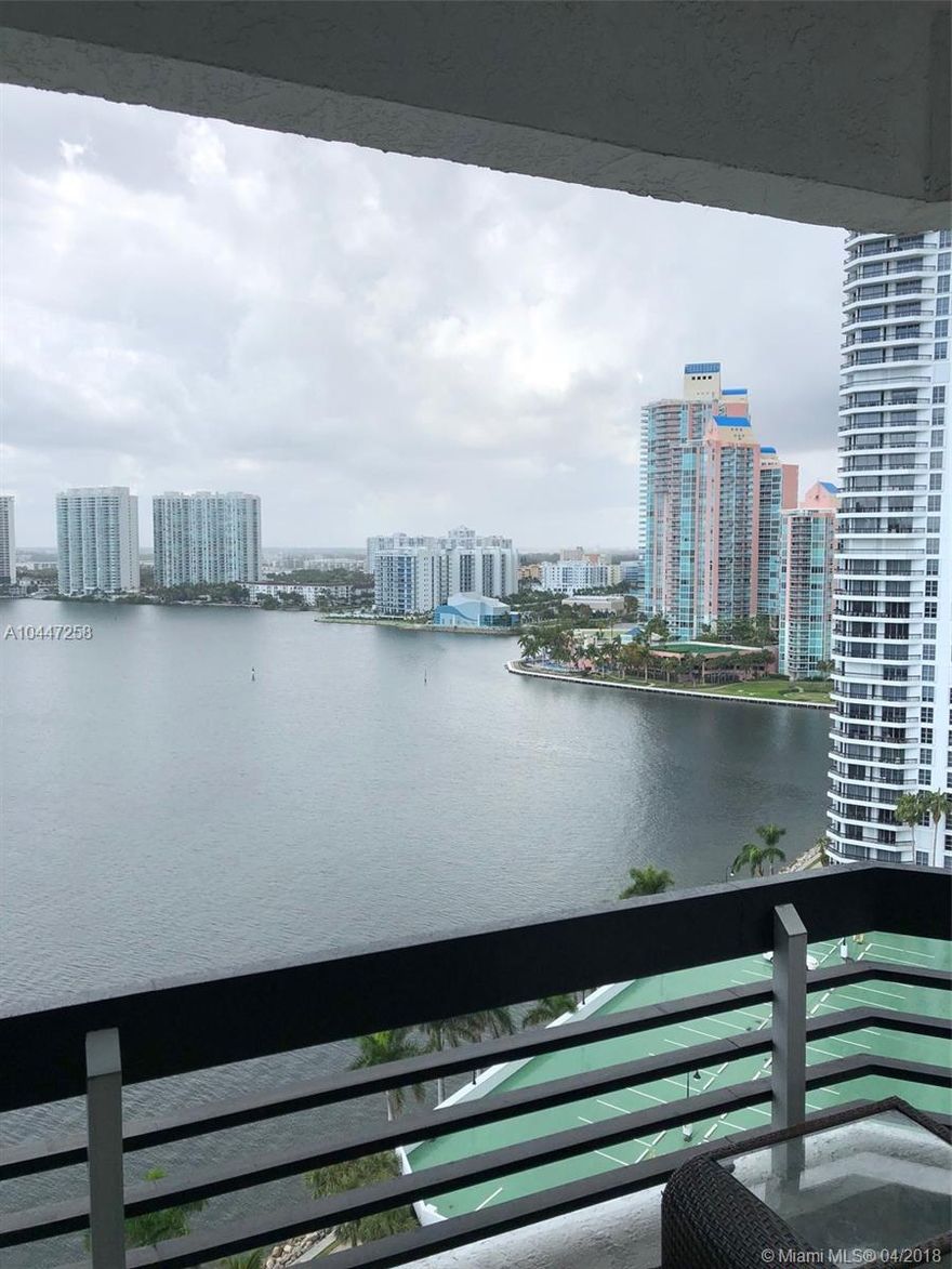 Large 1bd/1bath PENTHOUSE, fully renovated, all water views, super clean, furnished, move right in. 

Amenities include Pool, Gym, Tennis Courts, Marina, Restaurant, Convenience Store, etc...