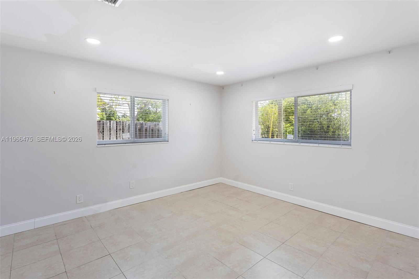 OAKLAND PARK SECOND ADD - Residential Income