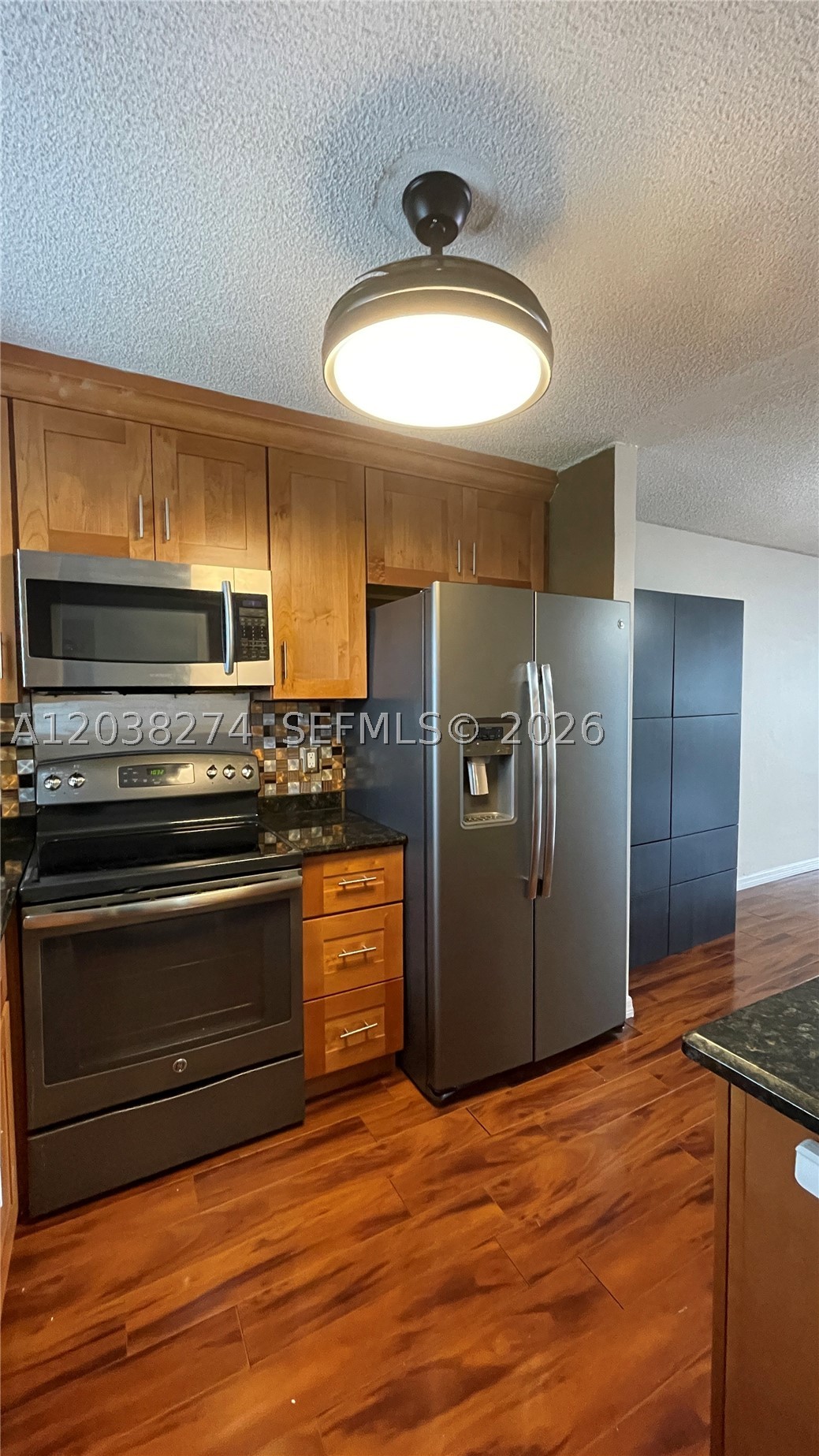 531 W Kalmia Dr 5