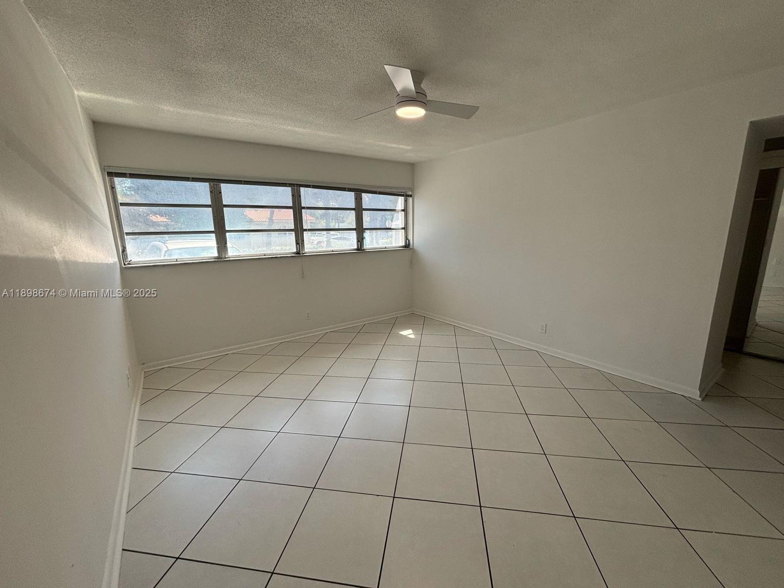 FIRST GULFSTREAM GARDEN - Residential Lease