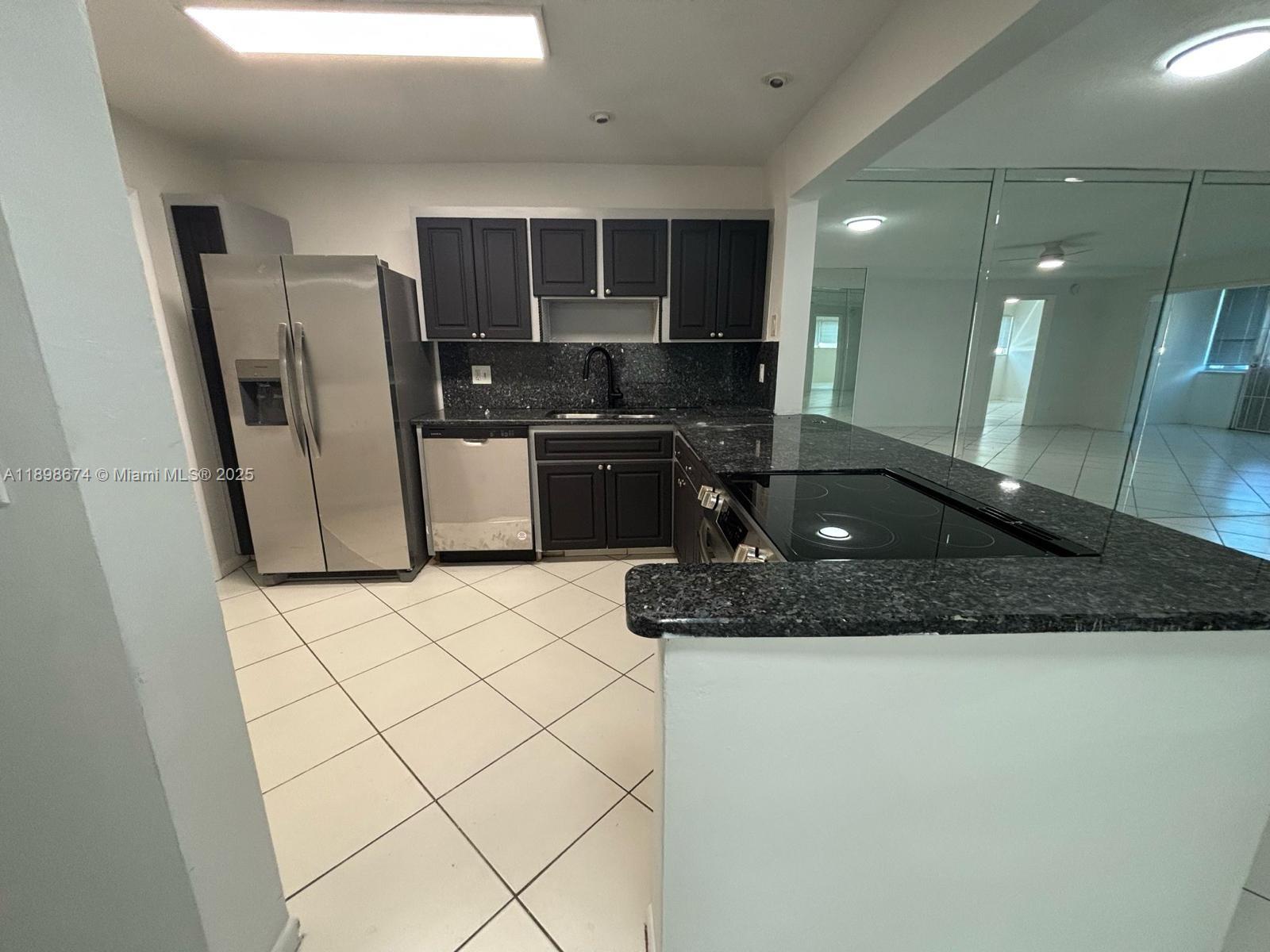 FIRST GULFSTREAM GARDEN - Residential Lease