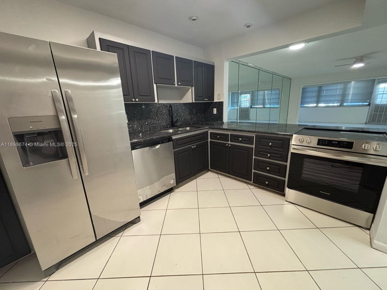 FIRST GULFSTREAM GARDEN - Residential Lease
