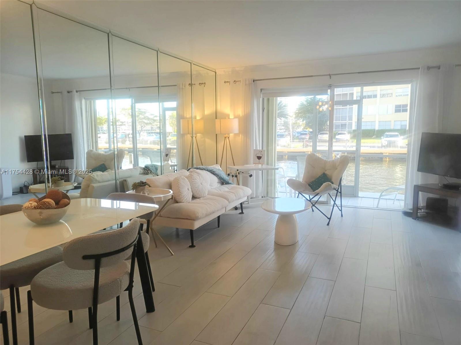 2600 Diana Dr 103, Hallandale Beach, Broward County, Florida - 1 Bedrooms  
2 Bathrooms - 