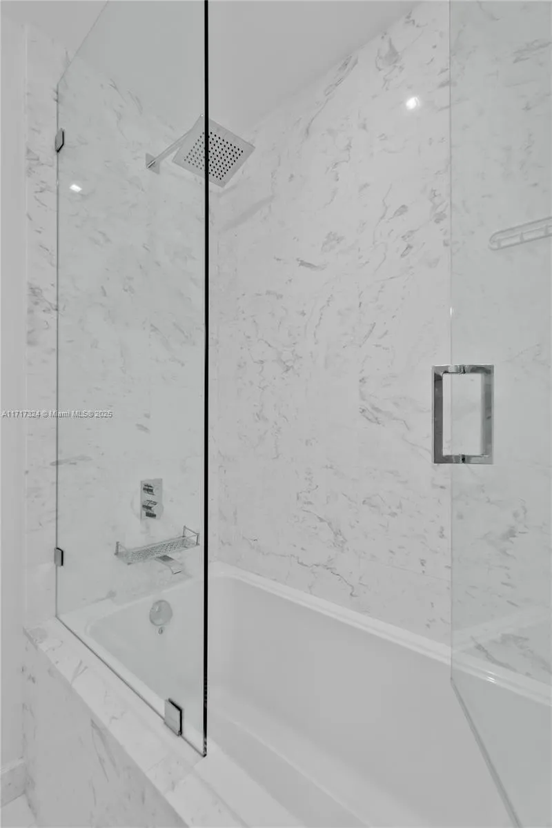 Key Biscayne, Florida 33149, United States, 4 Bedrooms Bedrooms, ,7 BathroomsBathrooms,Residential,Pending,22615