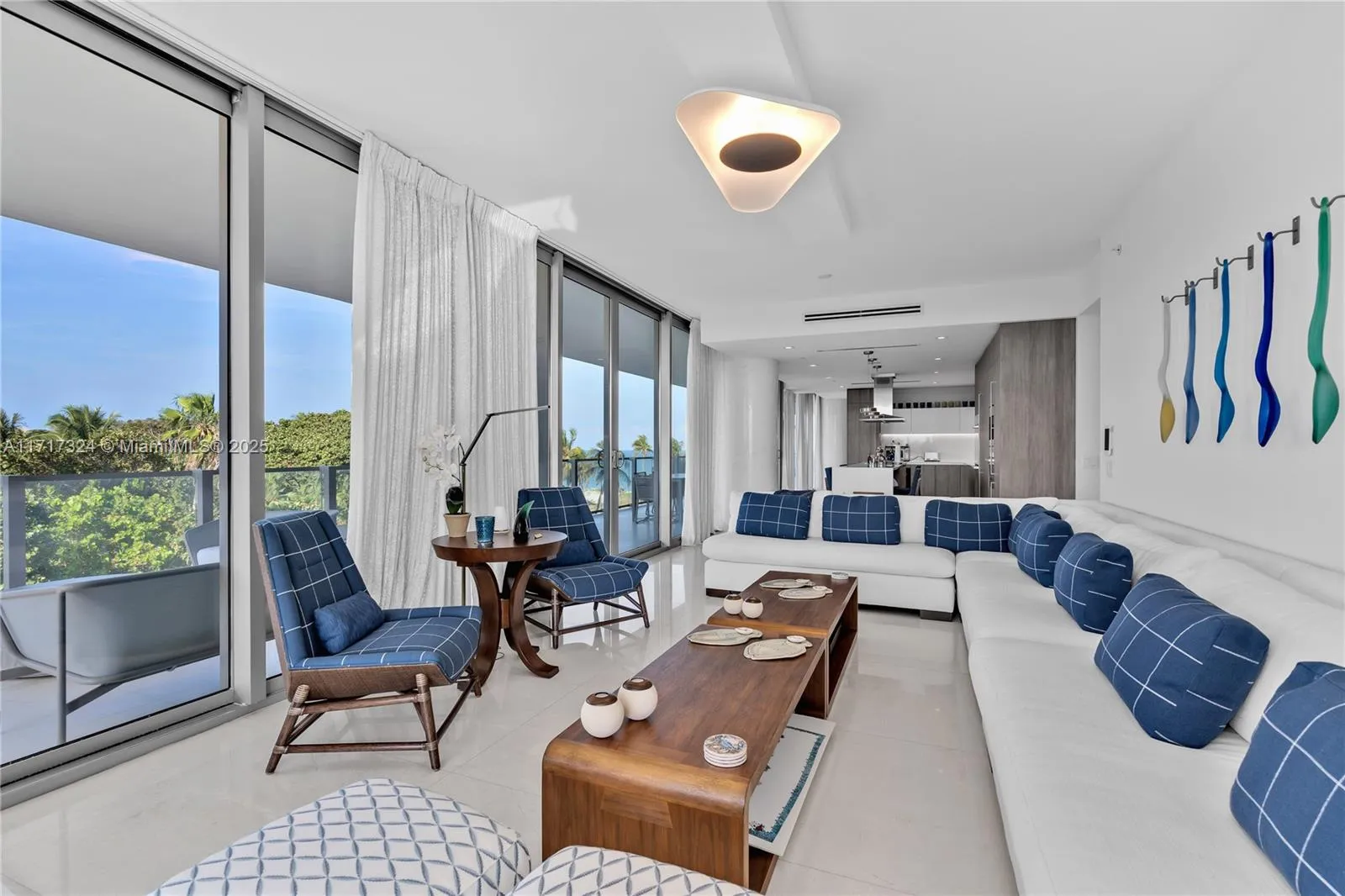 Key Biscayne, Florida 33149, United States, 4 Bedrooms Bedrooms, ,7 BathroomsBathrooms,Residential,Pending,22615