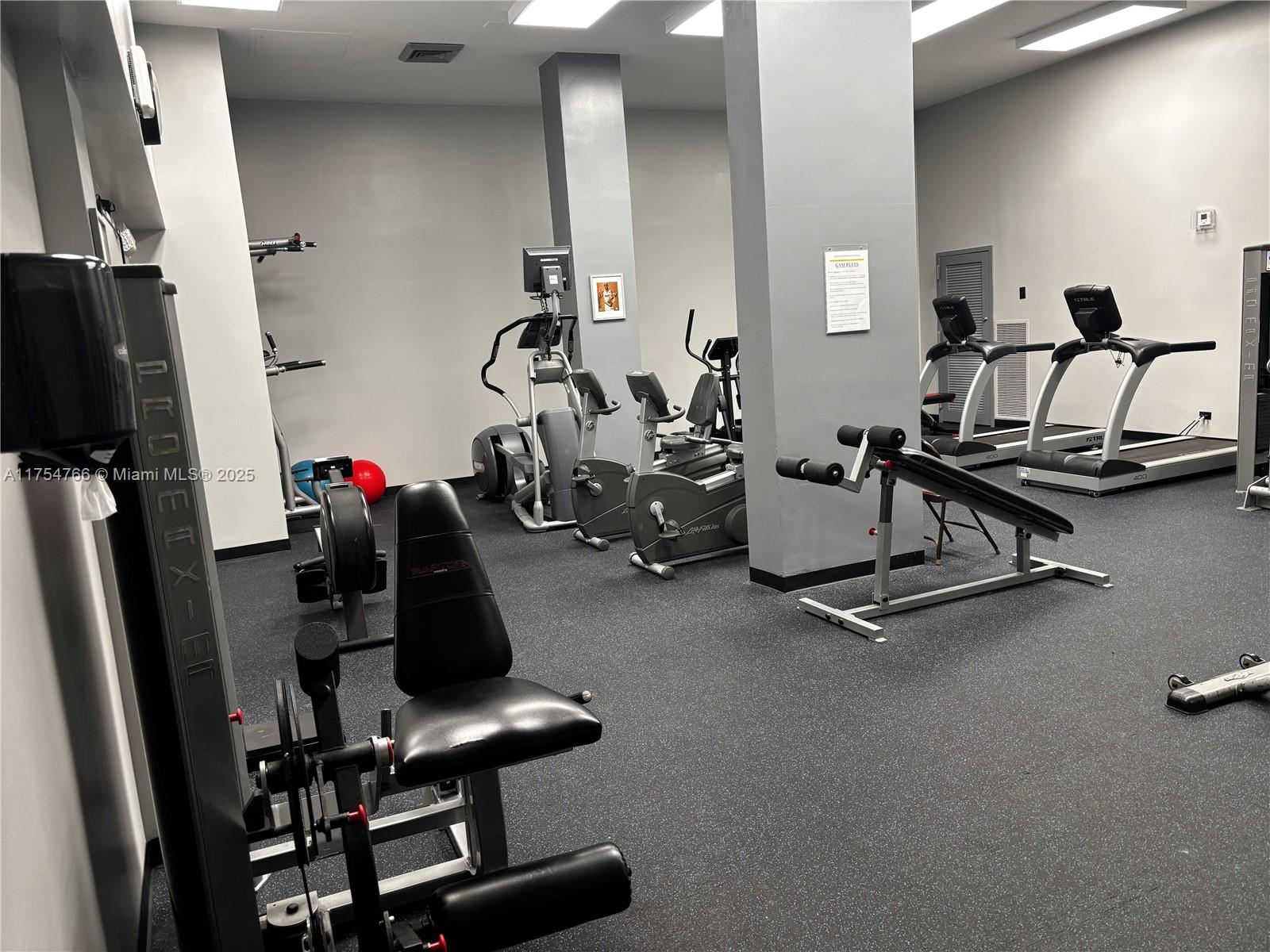 WINSTON TOWERS 500 CONDO - Residential