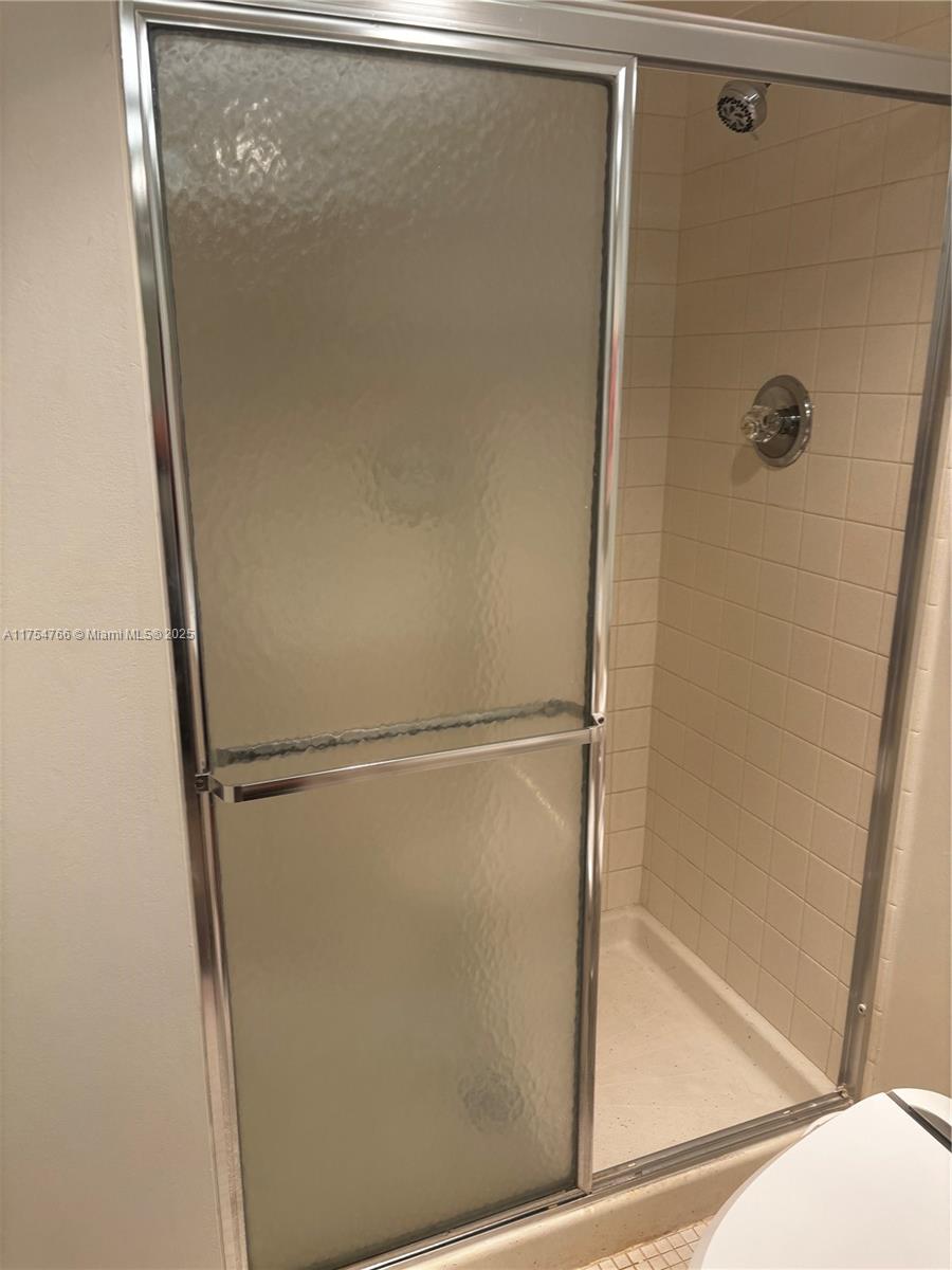 WINSTON TOWERS 500 CONDO - Residential