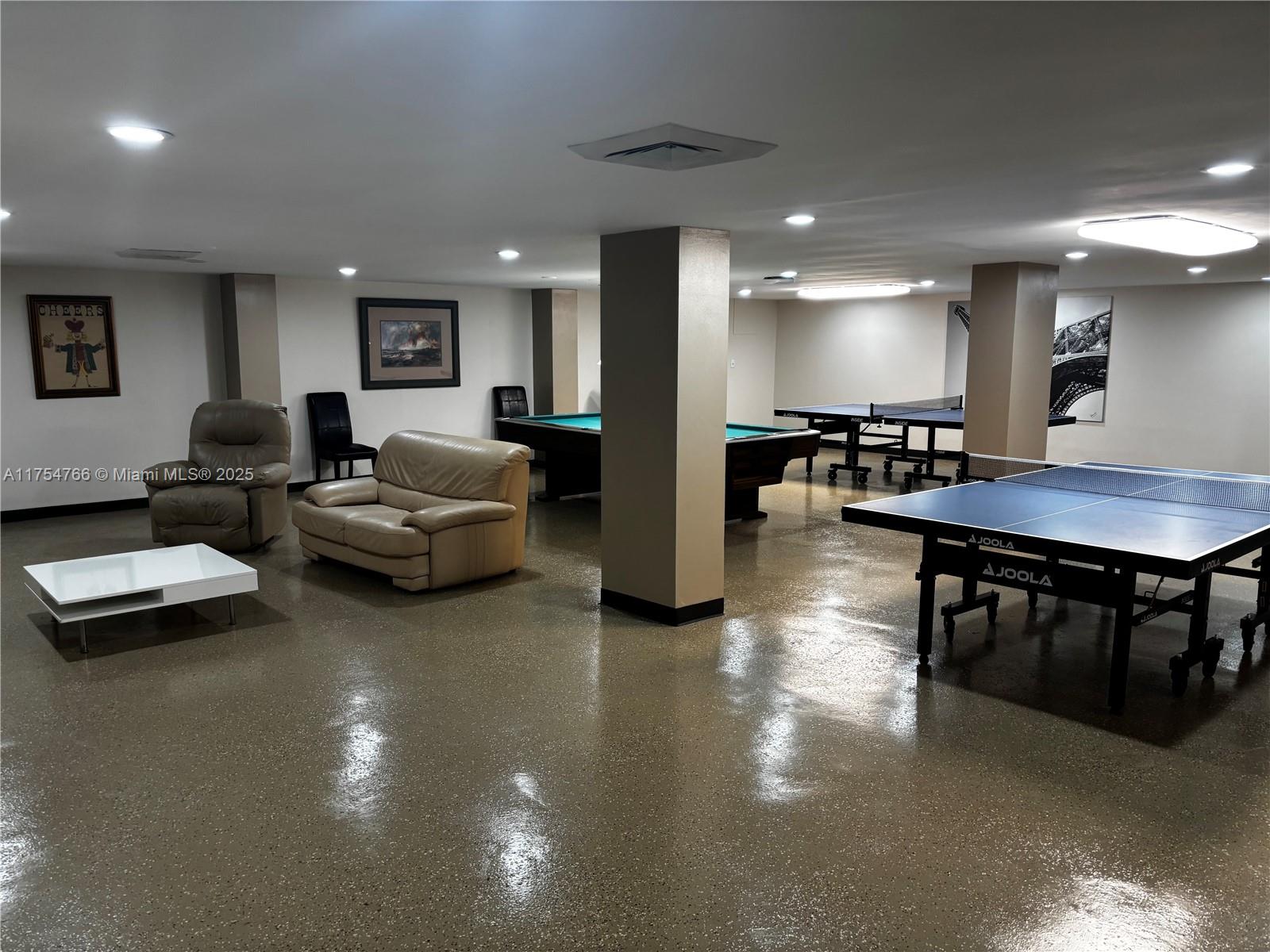 WINSTON TOWERS 500 CONDO - Residential