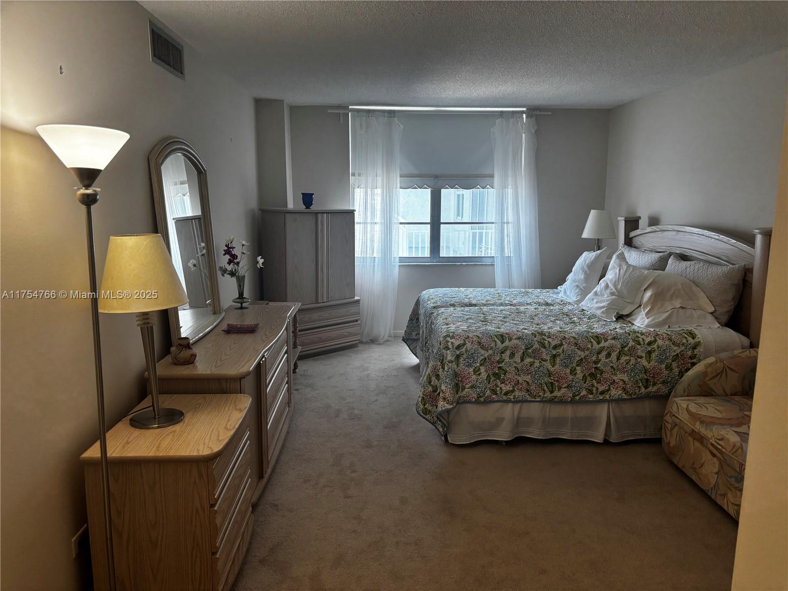 WINSTON TOWERS 500 CONDO - Residential