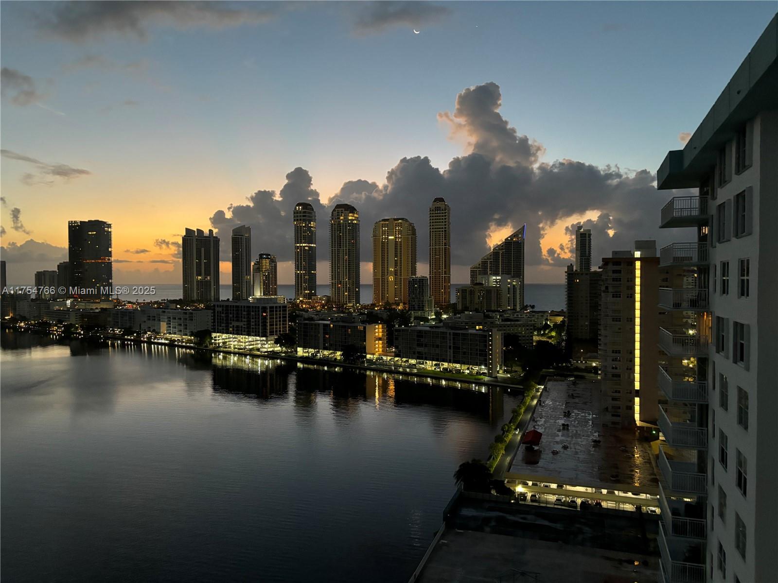 WINSTON TOWERS 500 CONDO - Residential