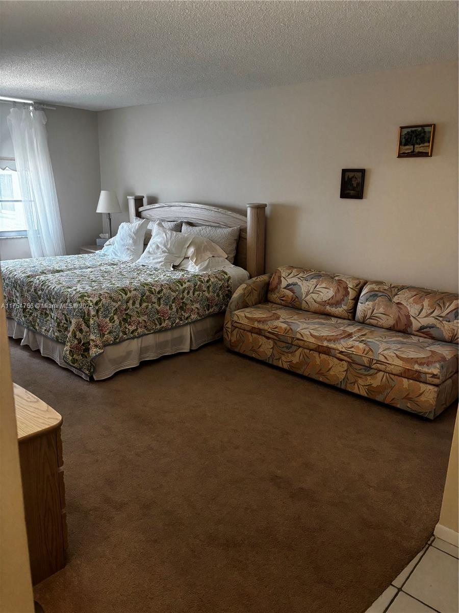 WINSTON TOWERS 500 CONDO - Residential