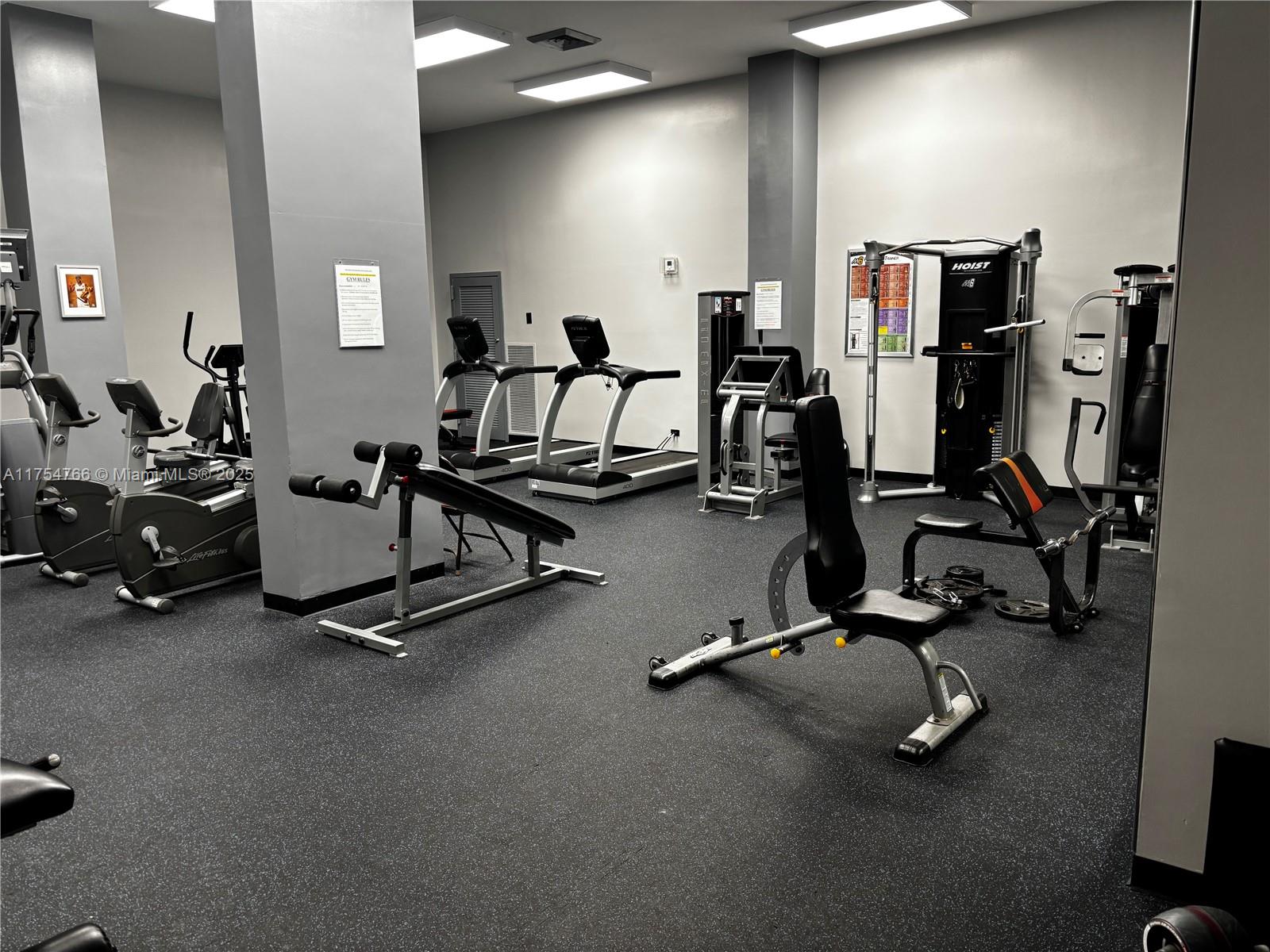 WINSTON TOWERS 500 CONDO - Residential