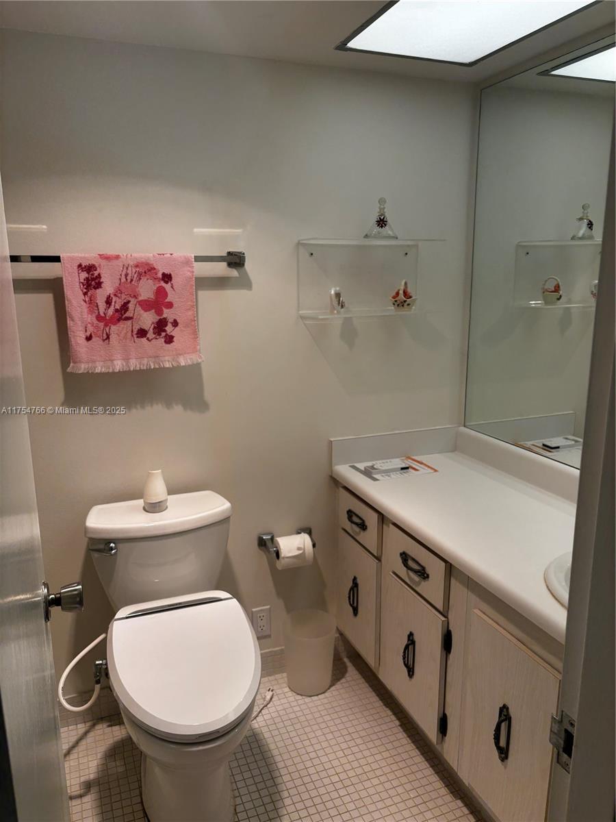 WINSTON TOWERS 500 CONDO - Residential