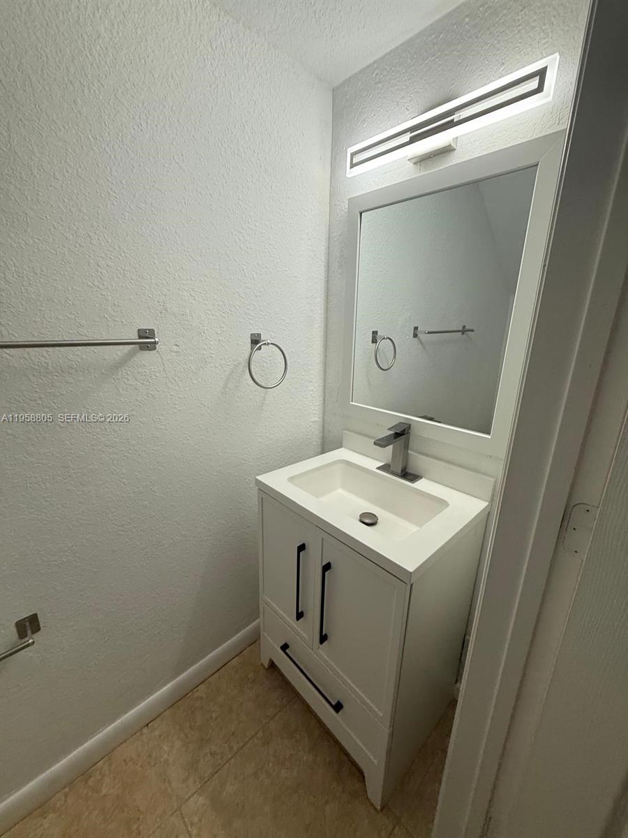 ST MORTIZ AT DORAL CONDO - Residential Lease