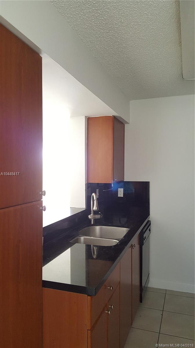 THE GREENS AT DORAL CONDO - Residential