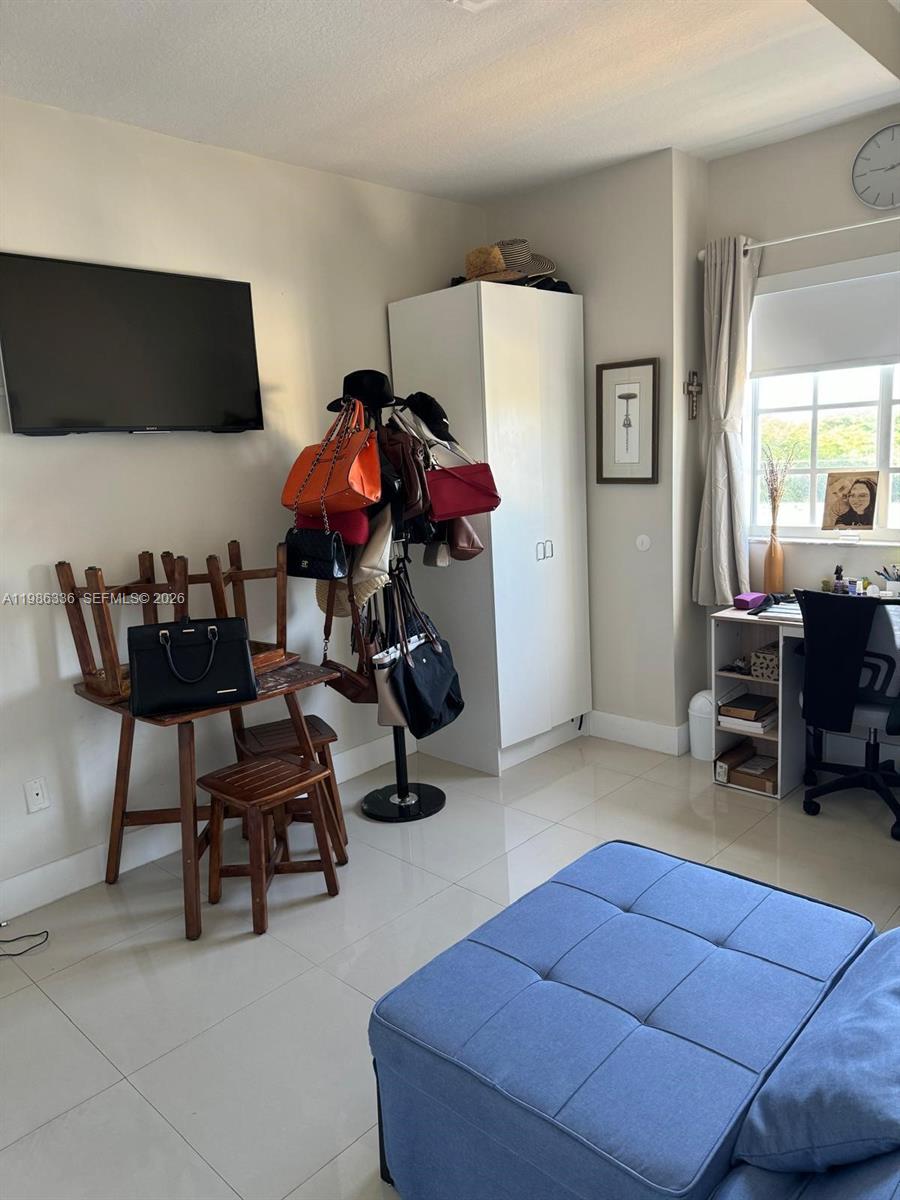 GRANADA GRAND CONDO - Residential Lease