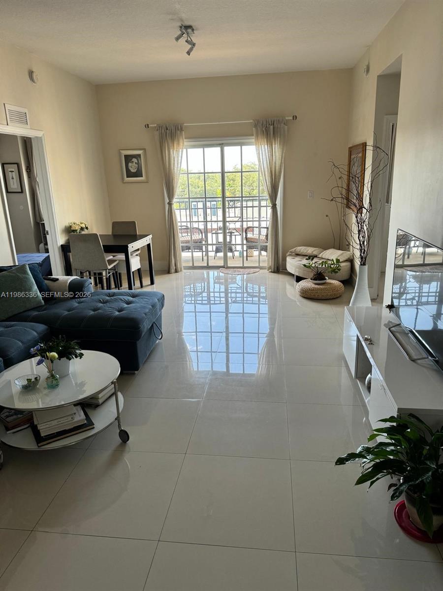 GRANADA GRAND CONDO - Residential Lease