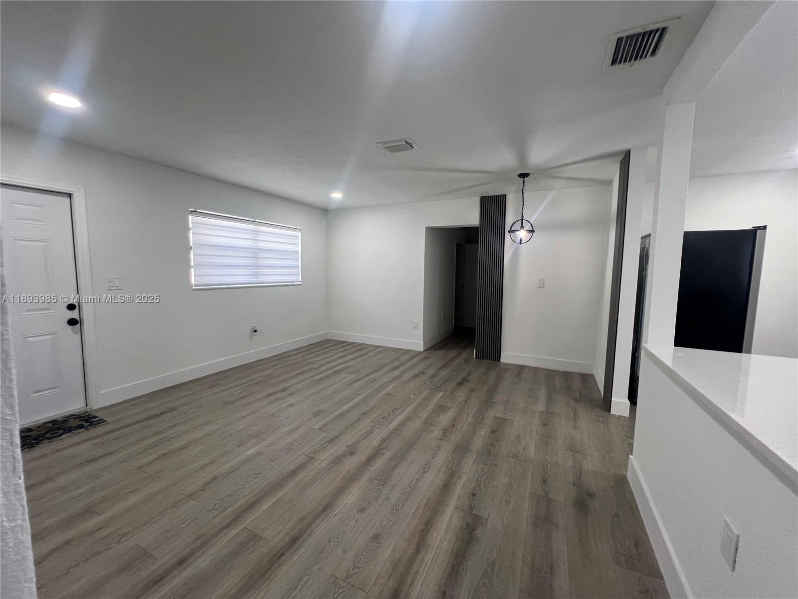 MARK-ALAN MANOR - Residential