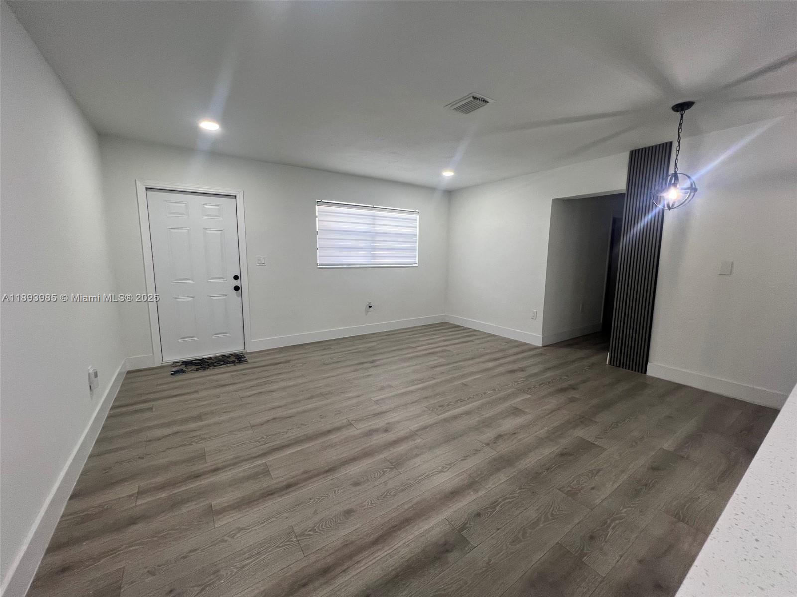 MARK-ALAN MANOR - Residential