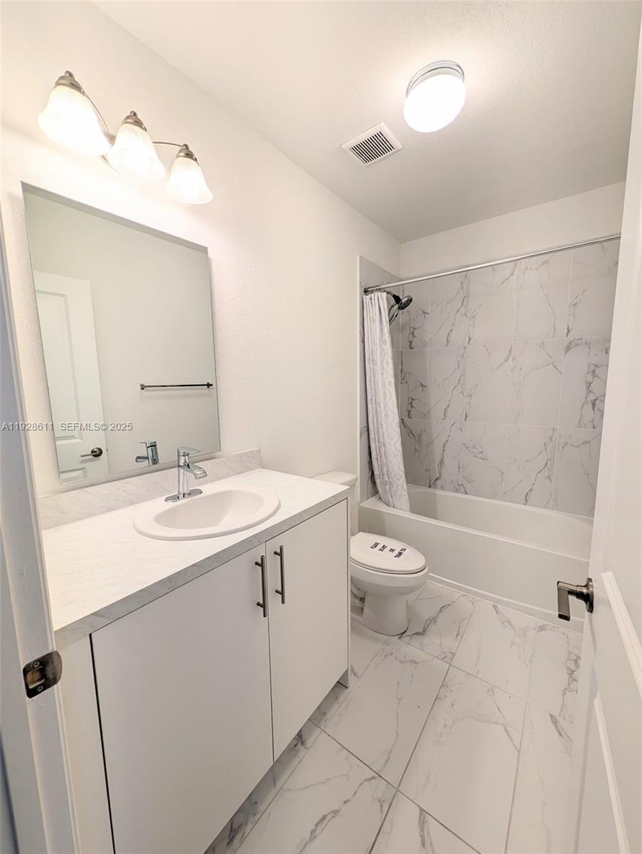 FOREST PARK VILLAS - Residential Lease