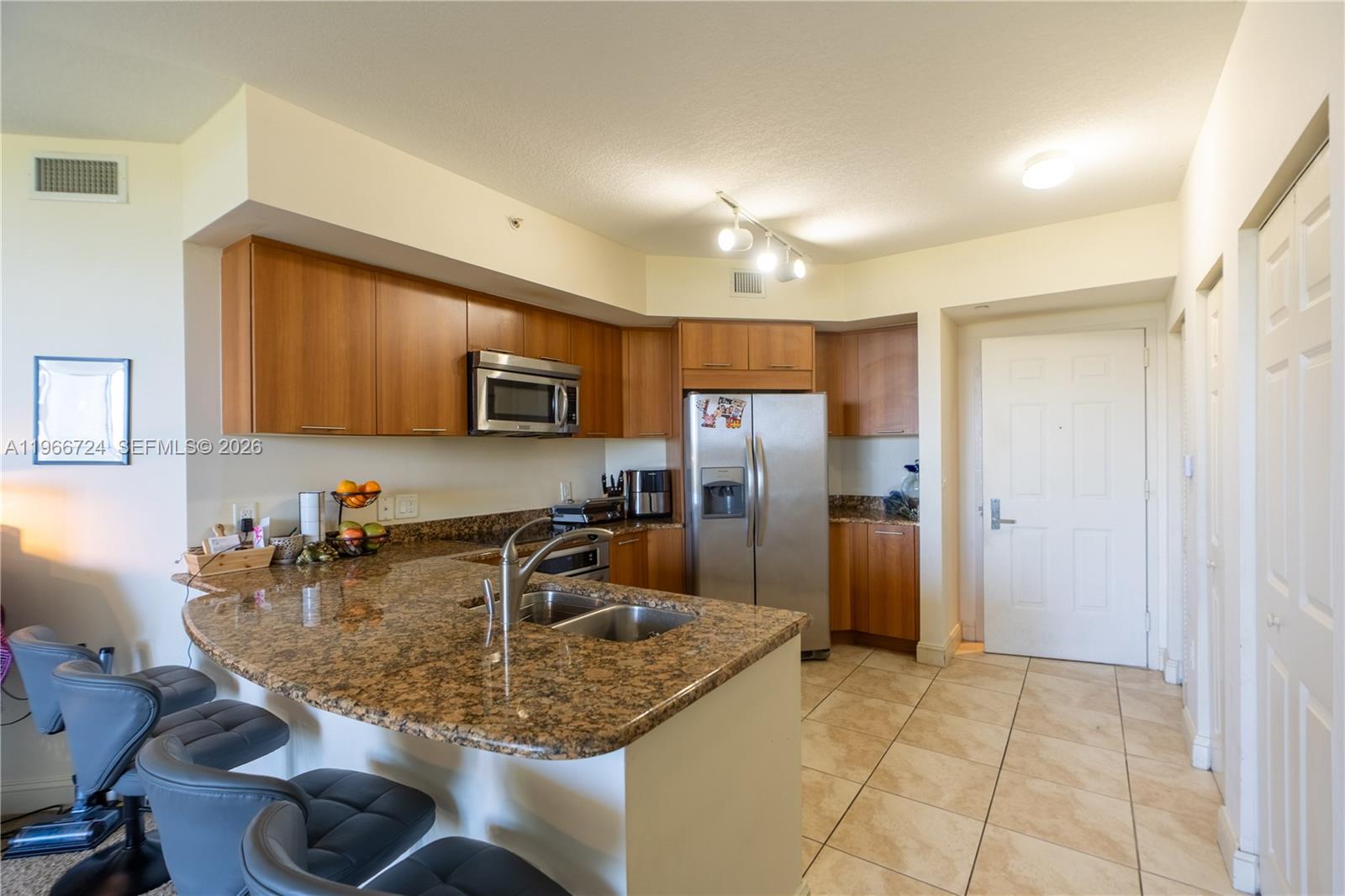 VERANDA CONDO - Residential