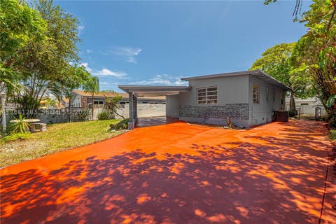 Photo of 1777 N 17th Ct, Hollywood, FL 33020 (MLS # A12061263)
