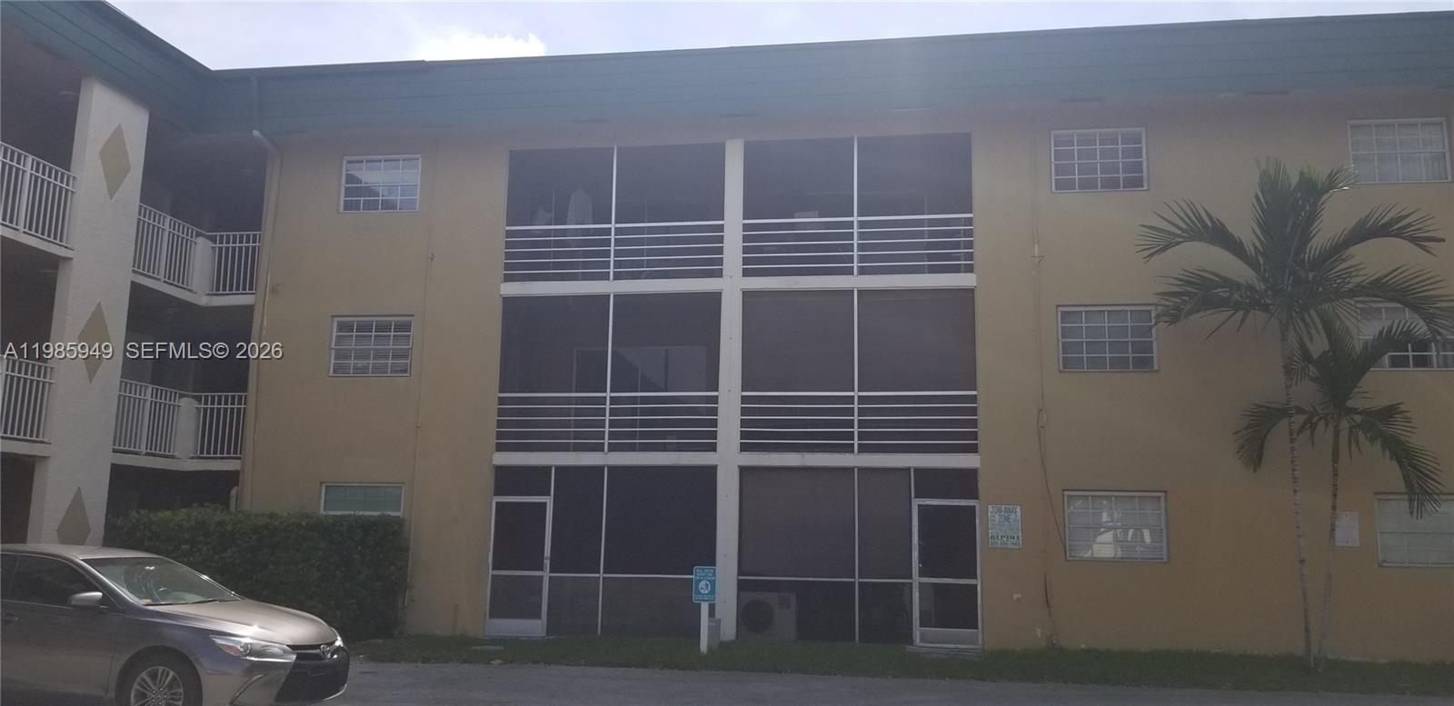 MILLER LAKE CONDO - Residential Lease