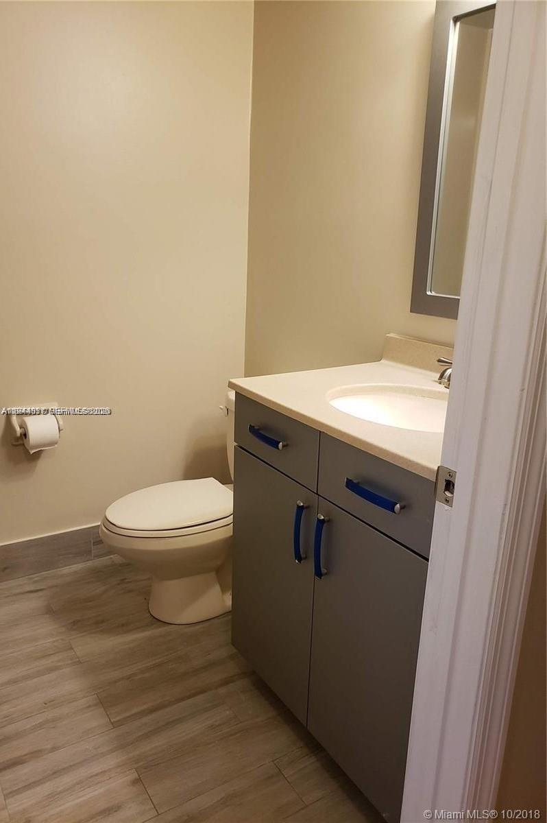 LAKE POINTE CONDOMINIUM N - Residential