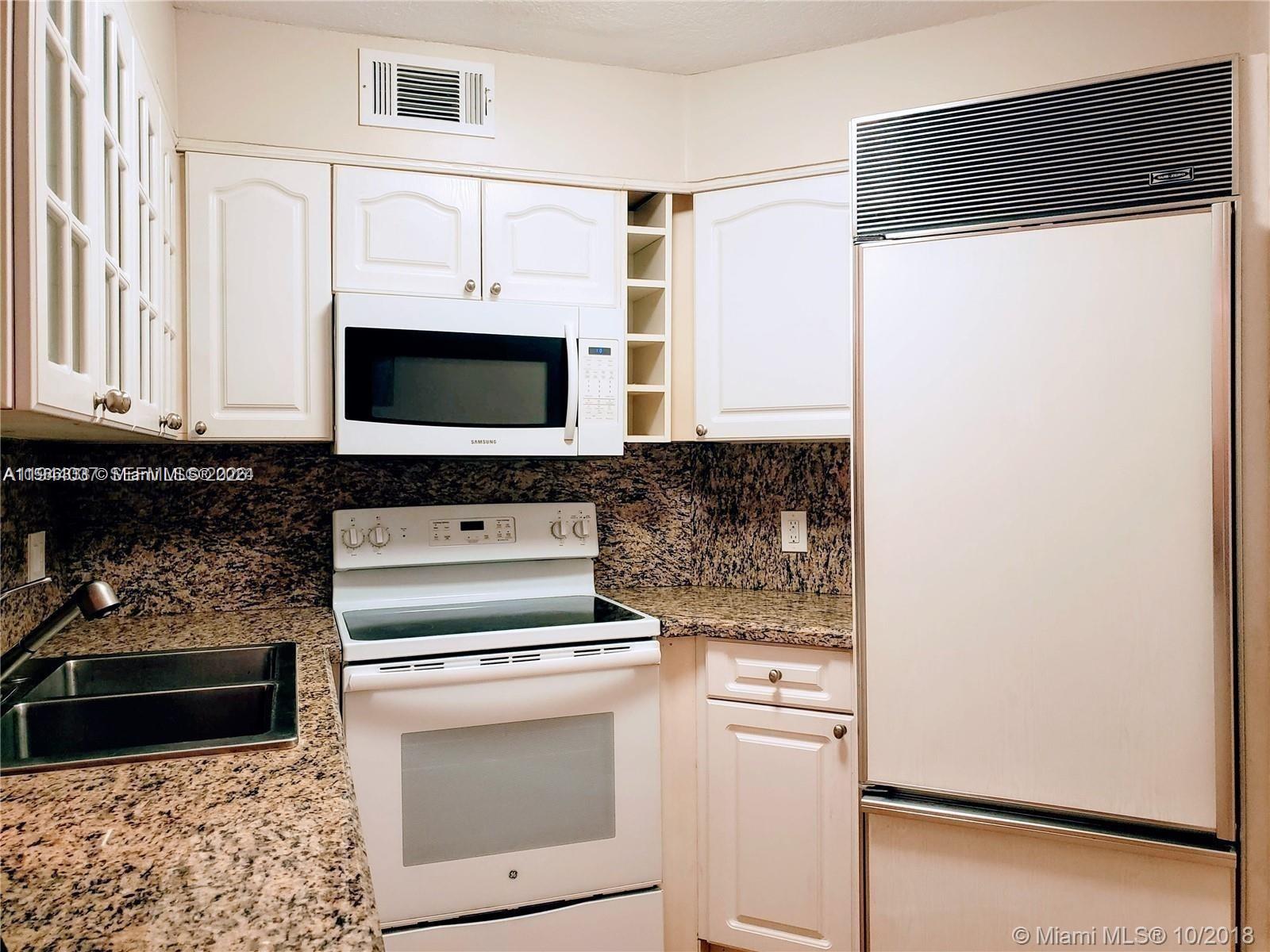 216 Lake Pointe Dr 120