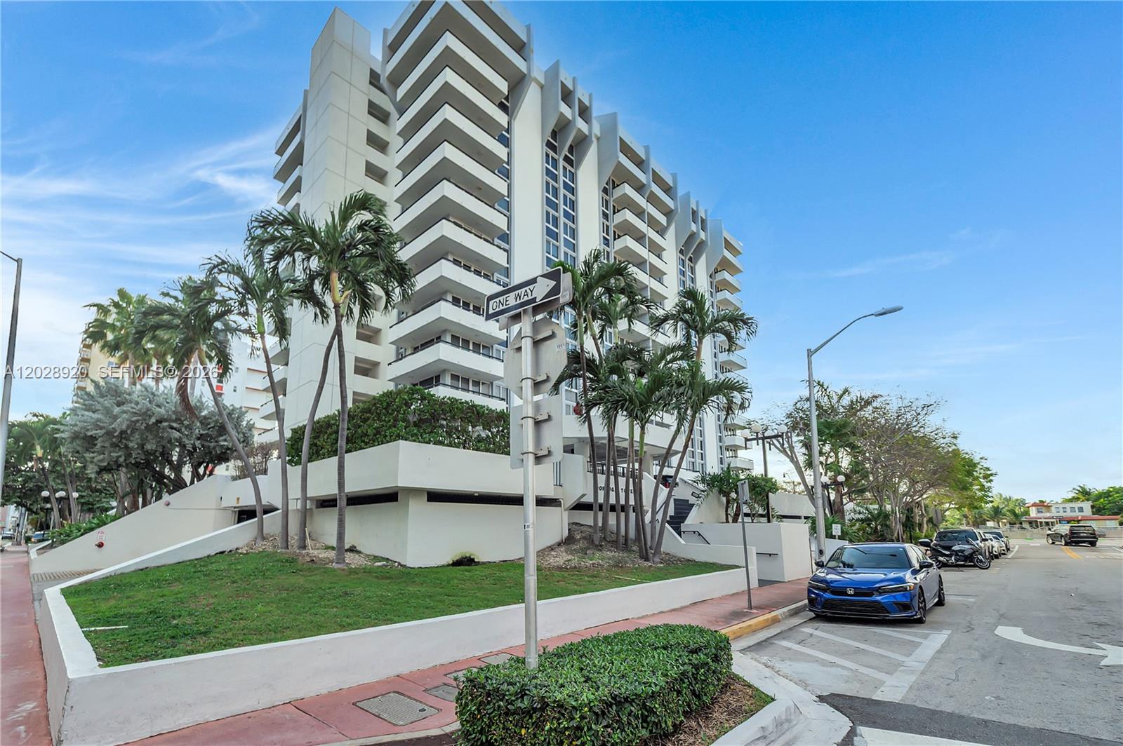 PORTUGAL TOWERS CONDO - Residential
