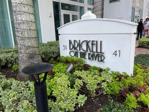 31 SE 5th St 2805 Miami FL 33131