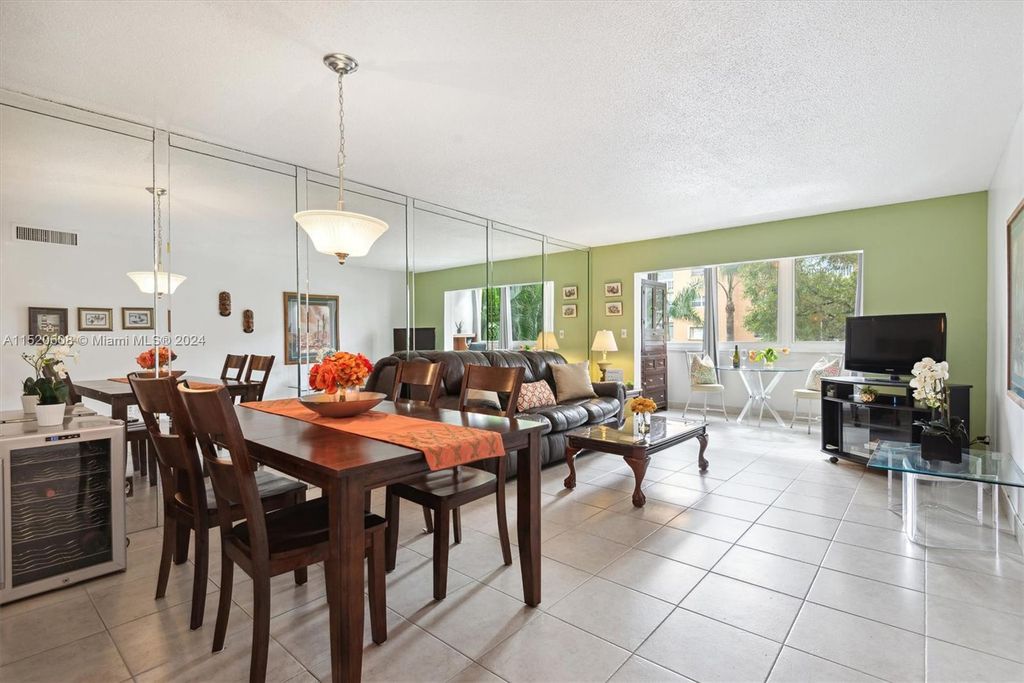 Photo of 233 NE 14th Ave #204, Hallandale Beach, FL 33009 (MLS # A11520608)