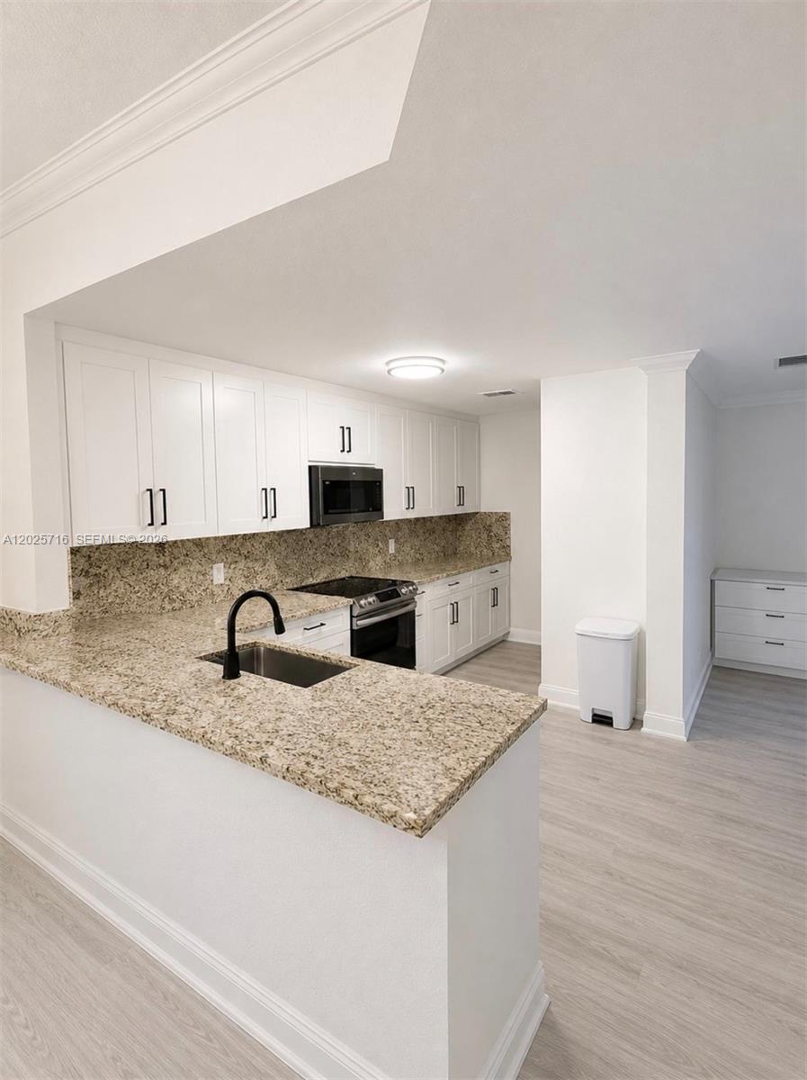 VILLAS AT HARBOR ISLES CO - Residential