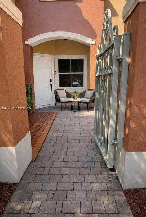VILLAS AT HARBOR ISLES CO - Residential