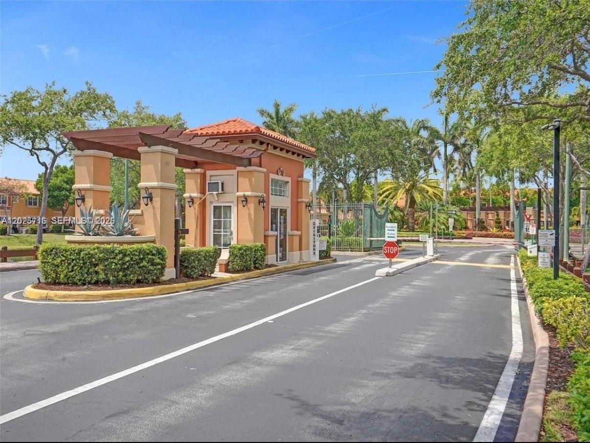 VILLAS AT HARBOR ISLES CO - Residential