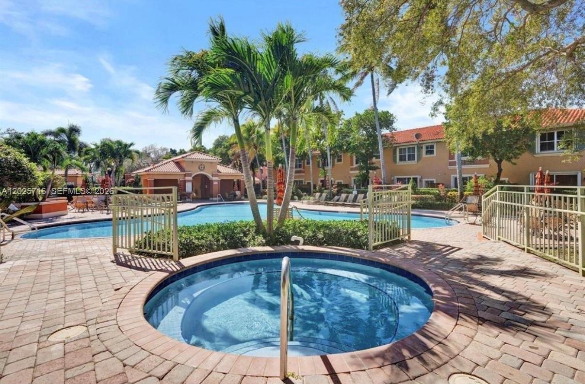 VILLAS AT HARBOR ISLES CO - Residential