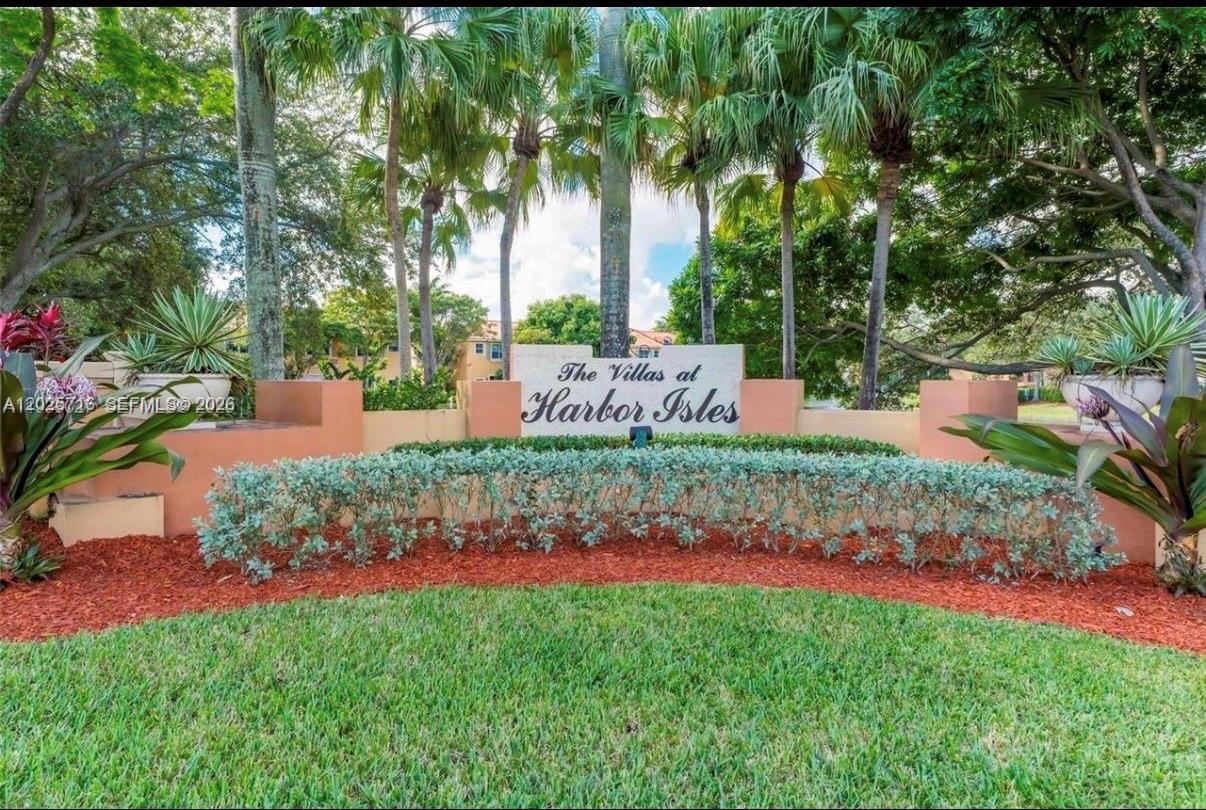 VILLAS AT HARBOR ISLES CO - Residential