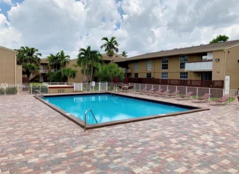 THE MEADOWS LAKE NORTH CO - Residential