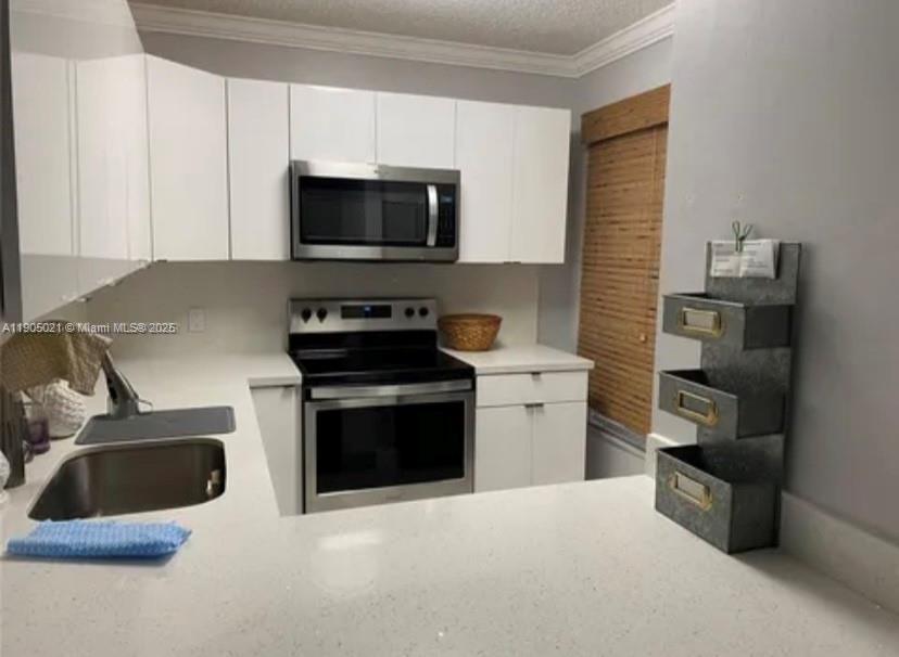 THE MEADOWS LAKE NORTH CO - Residential