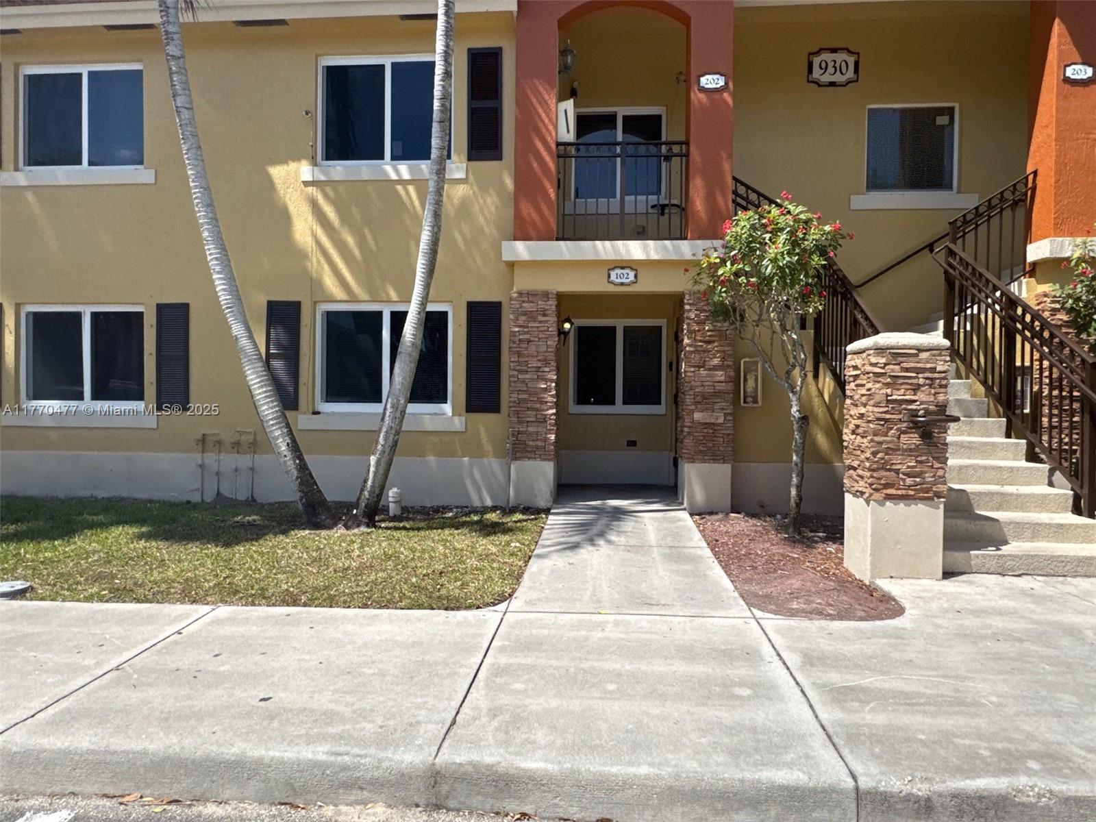 Property for Sale at 930 Ne 33rd Ter 102, Homestead, Miami-Dade County, Florida - Bedrooms: 2 
Bathrooms: 2  - $266,000
