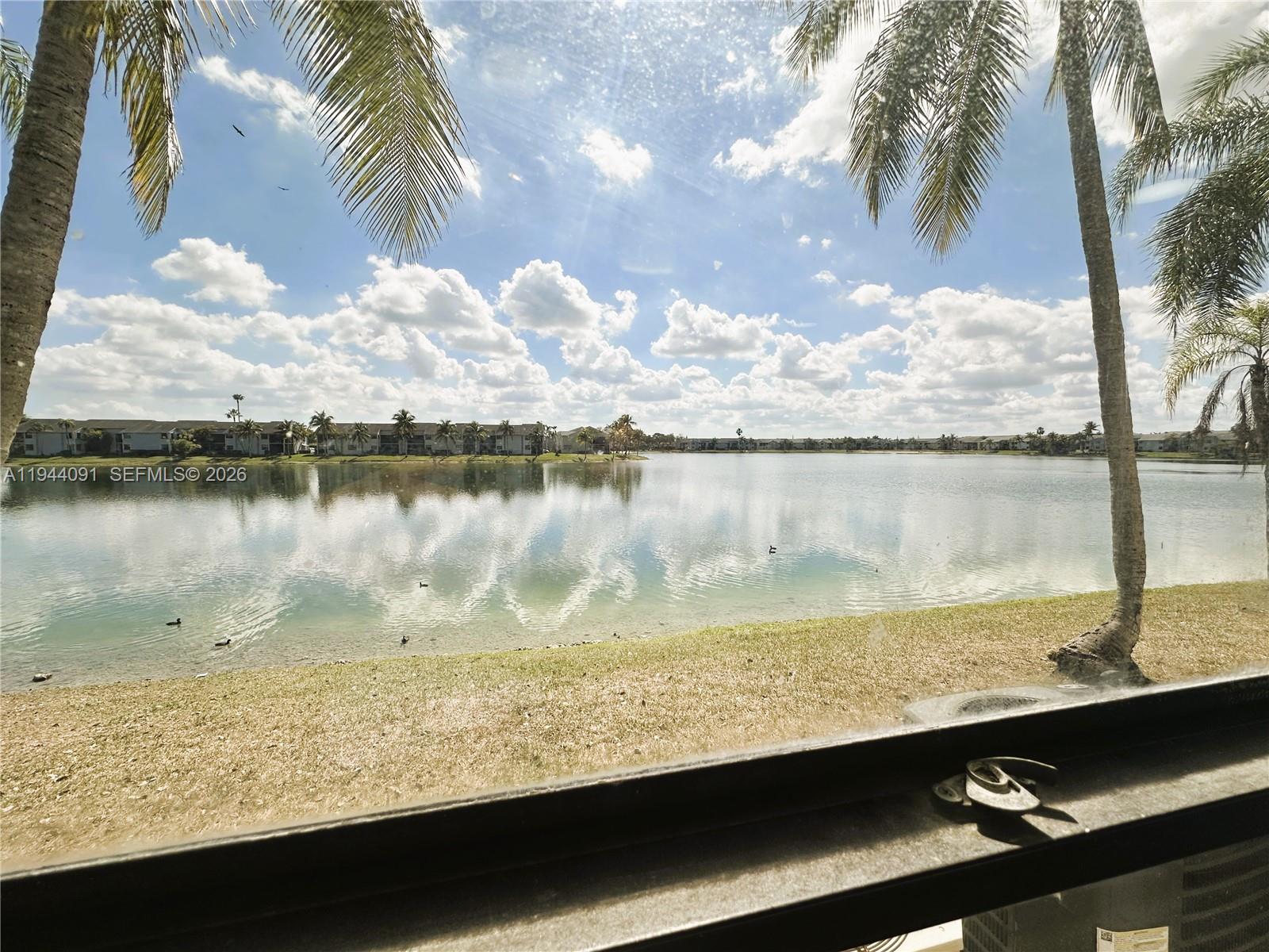 LAKESHORE CONDO 10 - Residential