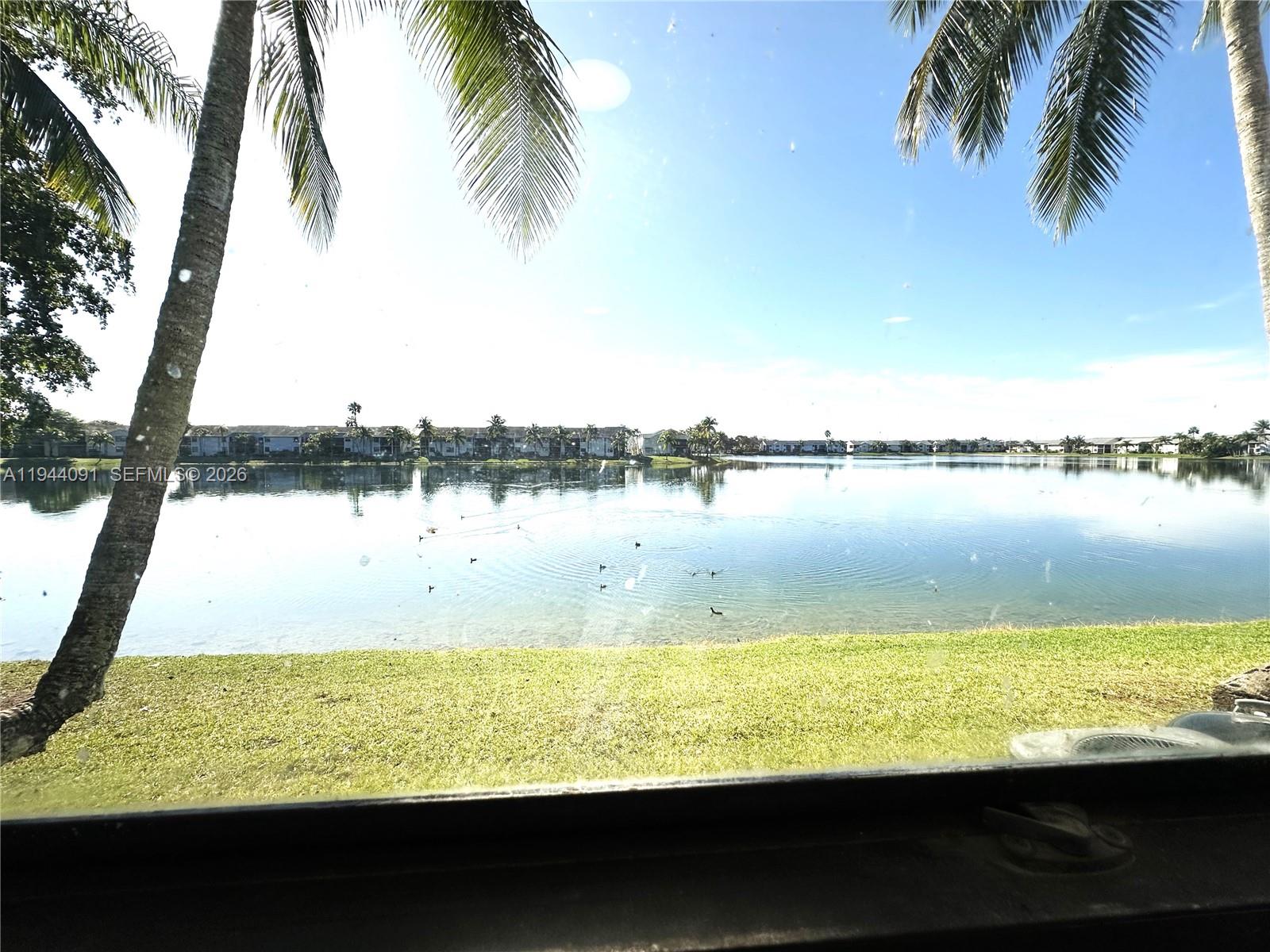 LAKESHORE CONDO 10 - Residential