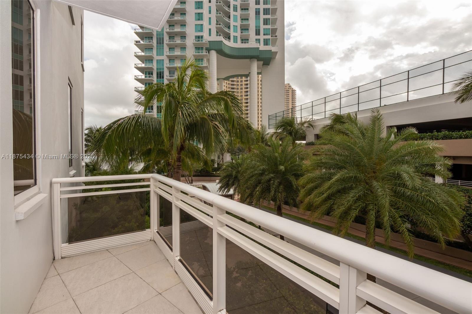 CARBONELL CONDO - Residential Lease