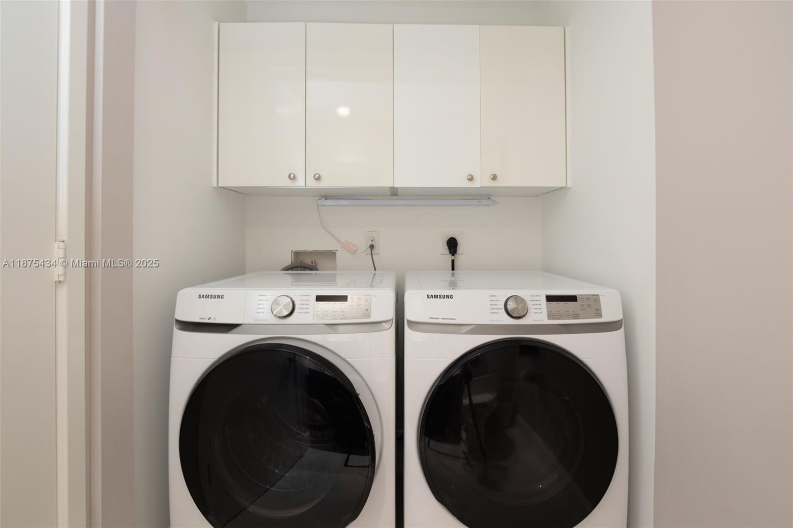 CARBONELL CONDO - Residential Lease