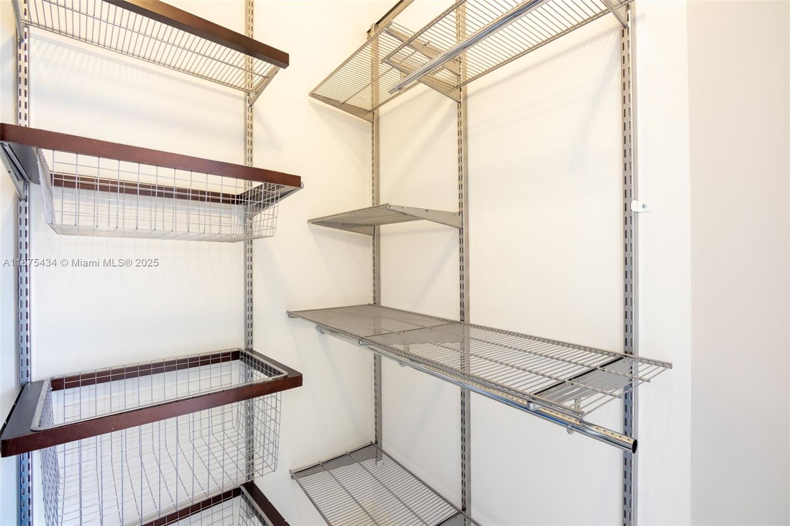 CARBONELL CONDO - Residential Lease