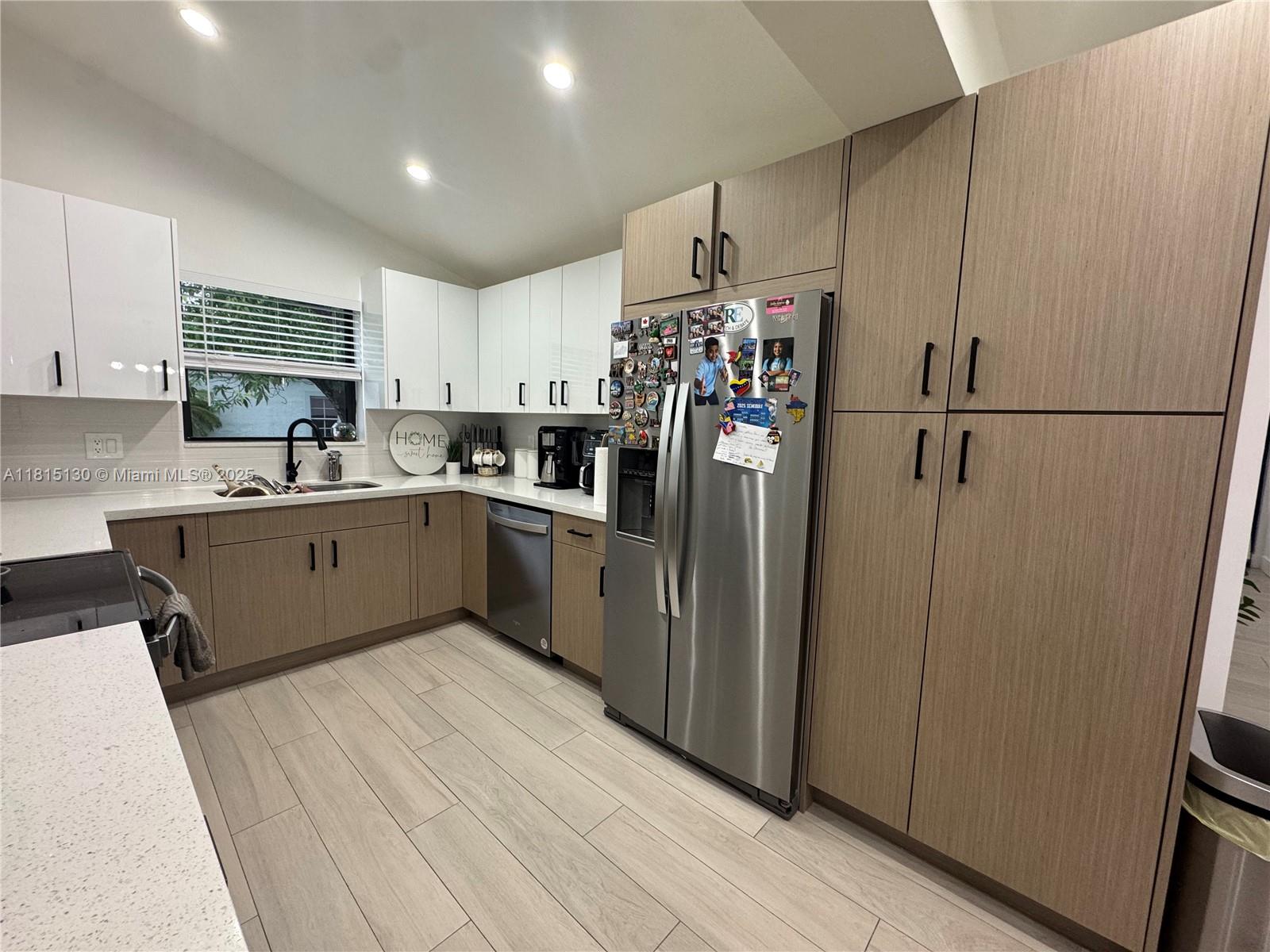 1711 Sw 16th St, Miami, Broward County, Florida - 4 Bedrooms  
2 Bathrooms - 