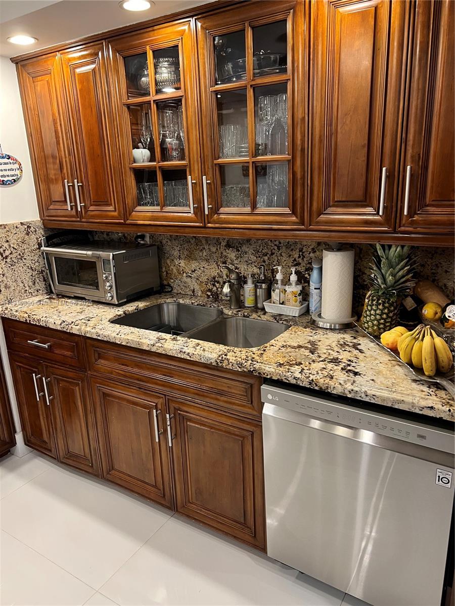 9500 OCEANS CONDO - Residential